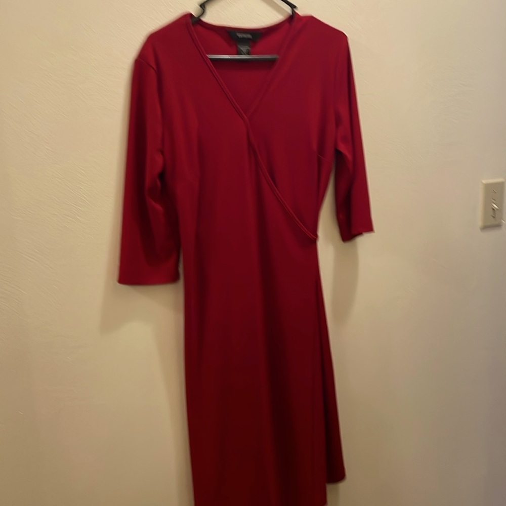 Expresss red wrap dress 3/4 length sleeves V-neck size 13/14 women’s flattering